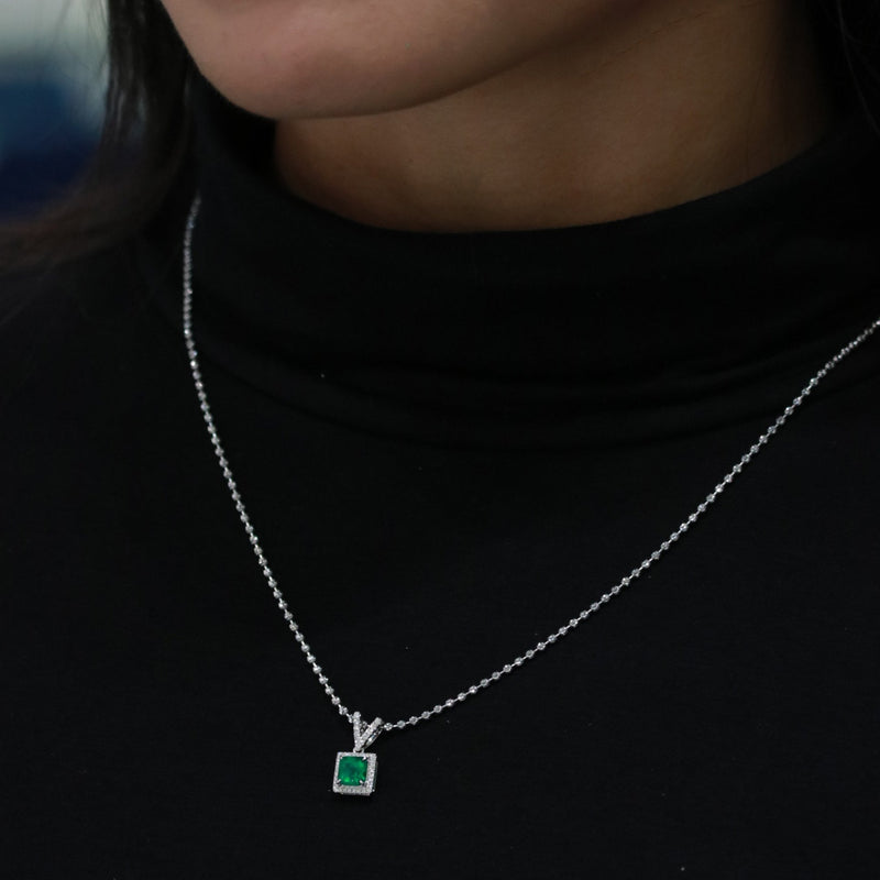 classic colombian emerald diamond pendant