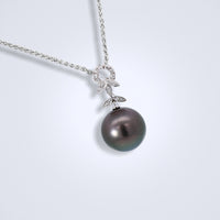 Elegant Tahiti Pearl Diamond Pendant