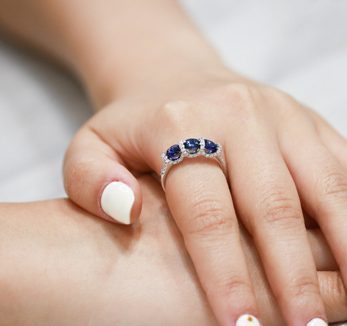 Blue Sapphire Brilliance Diamond Ring - Benny's Gems Creations