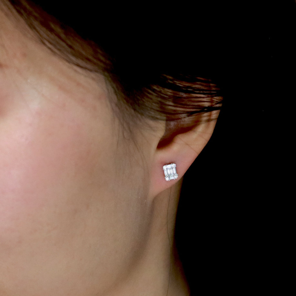 Petite Emerald Illusion Diamond Earrings - Benny's Gems Creations