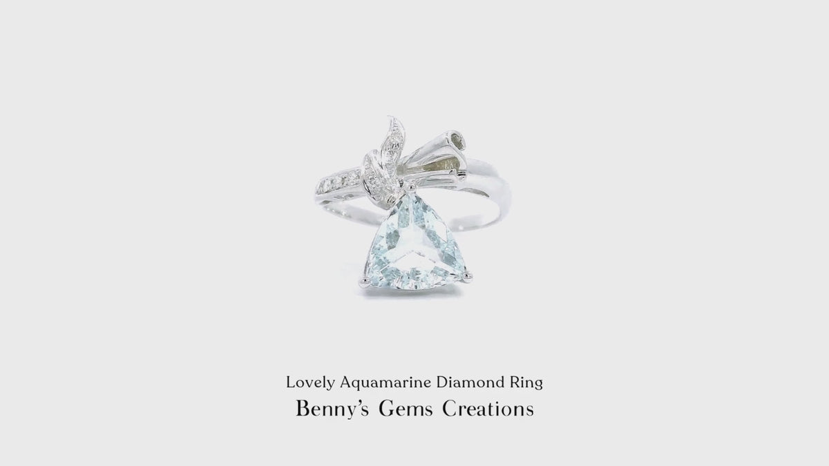 Lovely Aquamarine Diamond Ring