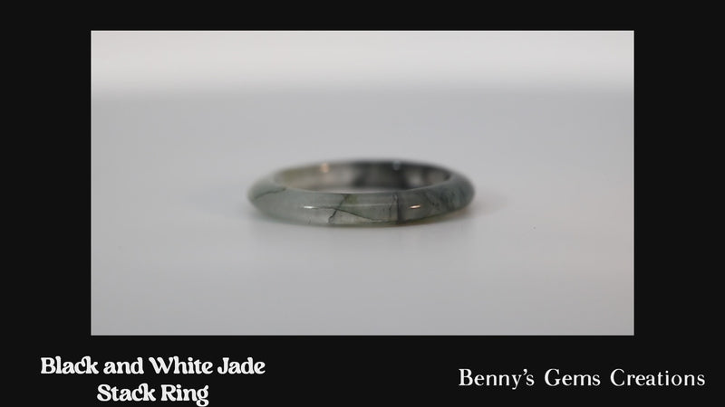 ring jade black white 