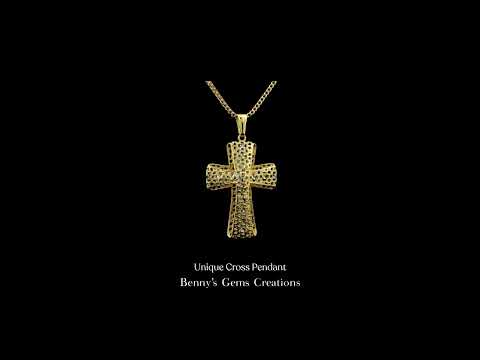 Distinctive Cross Pendant Necklace – Elegant and Meaningful Accessory