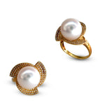 White South Sea Pearl Yellow Gold Ring with Diamonds